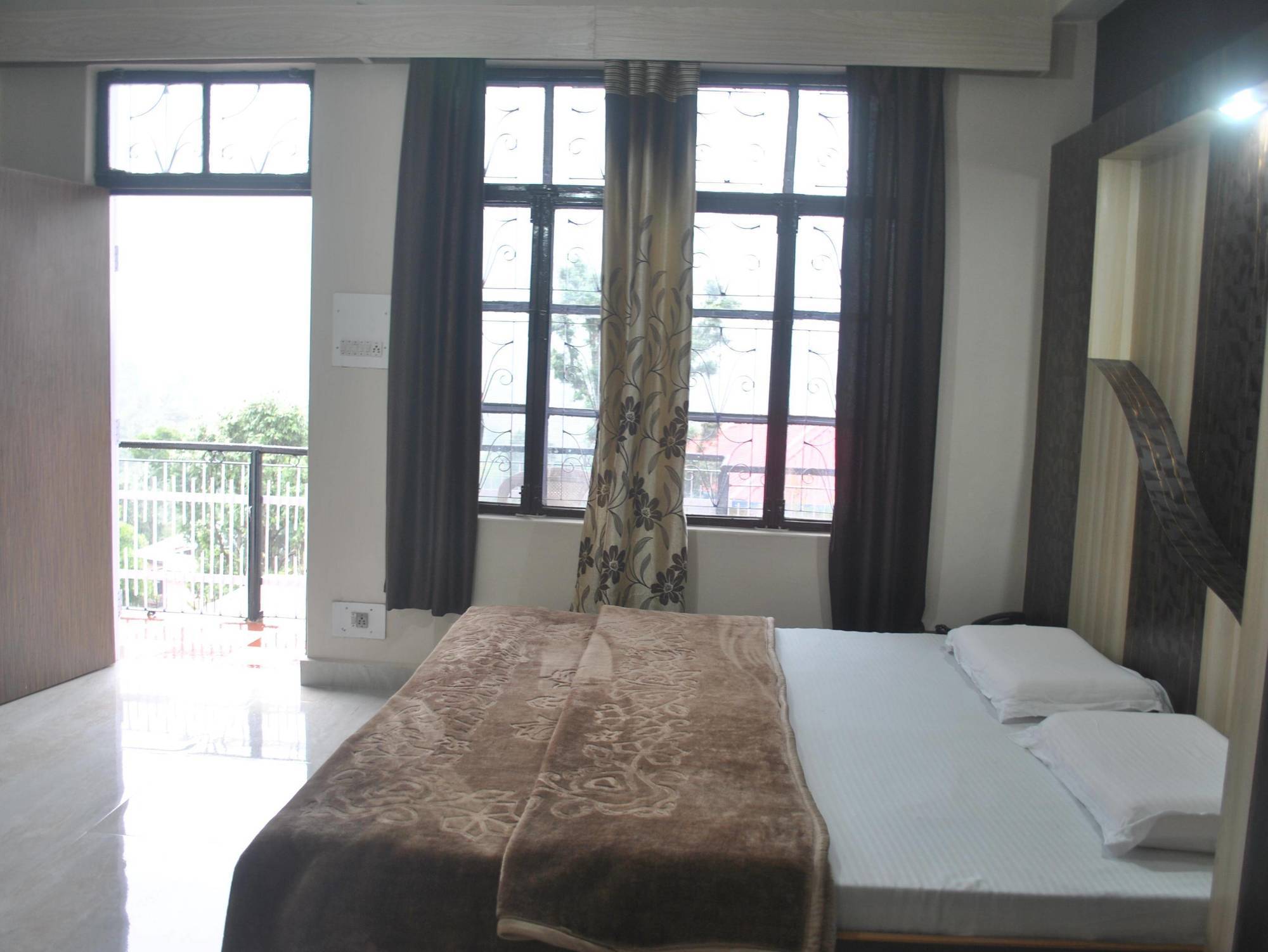 Dharamkot Inn Dharamshala Exterior foto